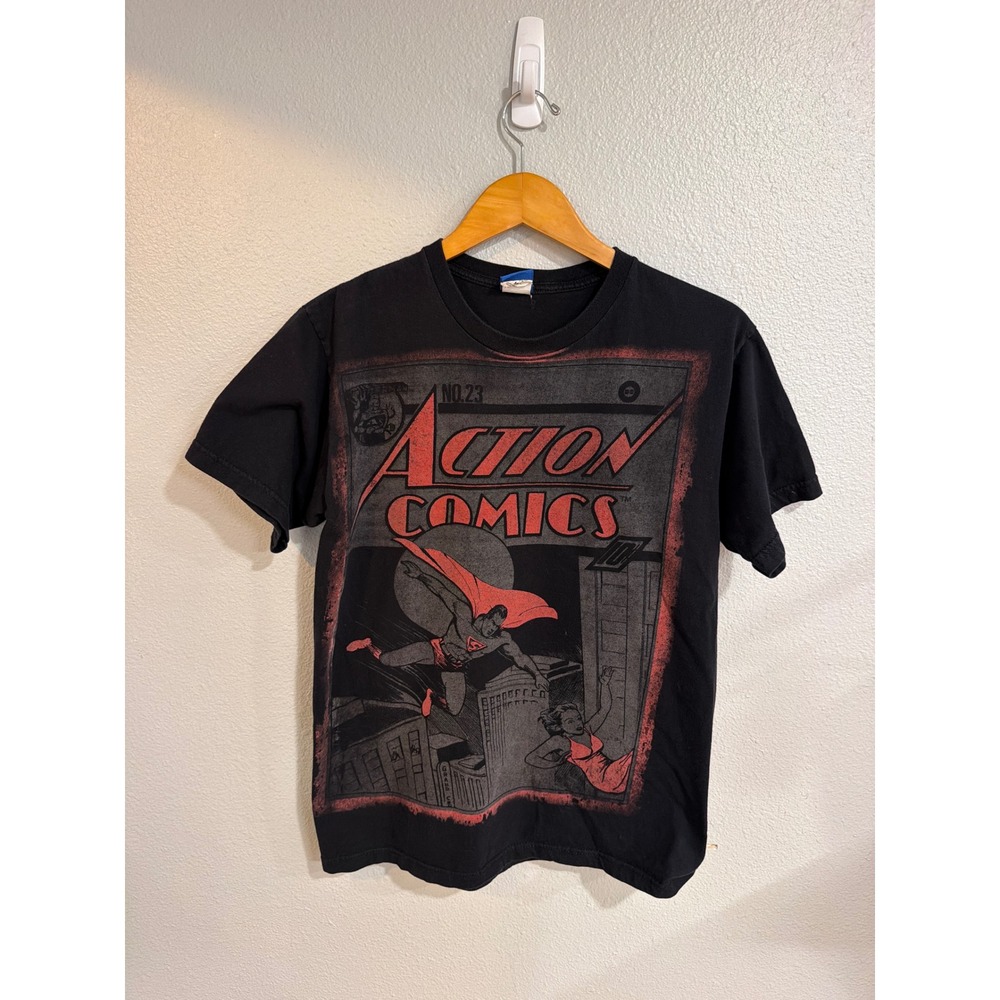 Superman Action Comics T-Shirt Mens Medium Black Graphic Tee Retro DC Comics M